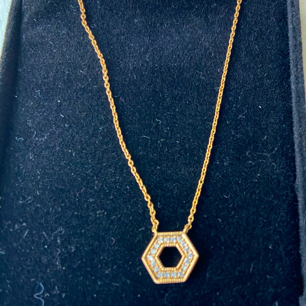 Genuine Diamond and Gold necklace. Broken chain!